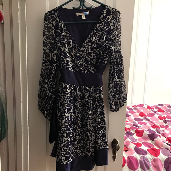 100% silk Diane von Furstenberg wrap dress - Picture 1 of 6
